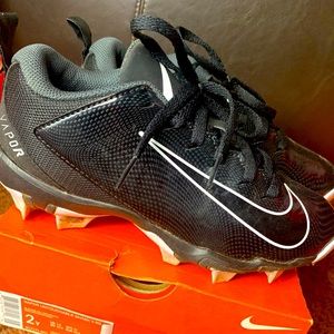 Vapor Untouchable Shark 3 BG Cleats